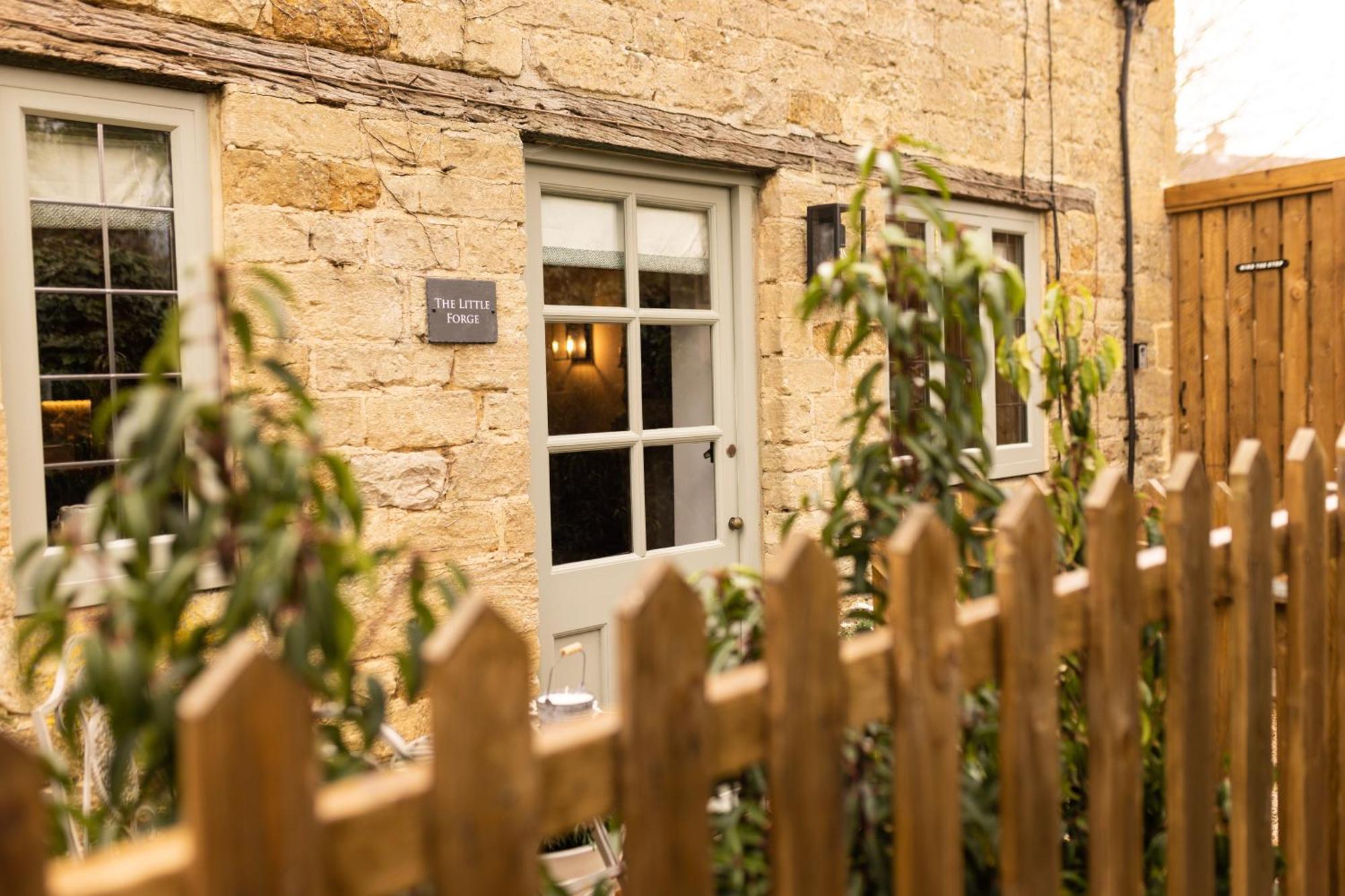 Cotswold Cottage With Hot Tub Bledington Exterior photo
